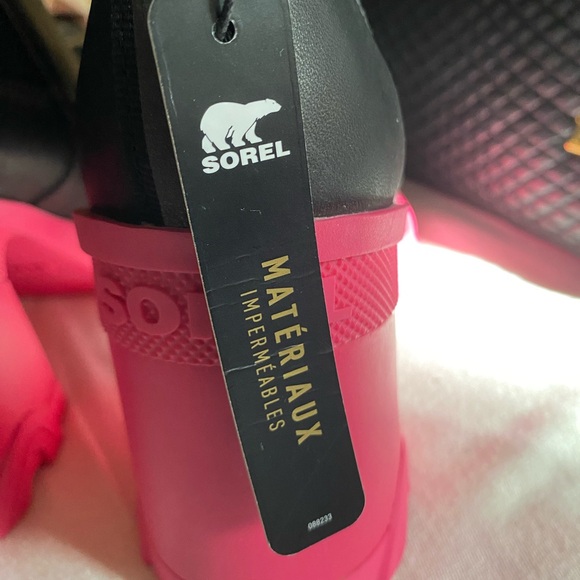 Super cute Sorel Winter Boots ! - Picture 5 of 11